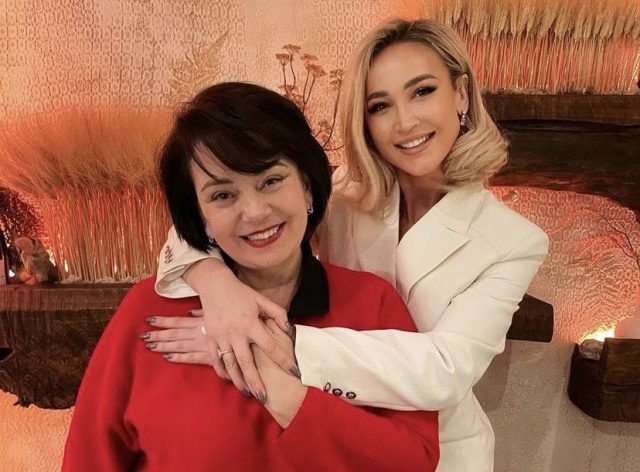 Мать Ольги Бузовой призналась в том, что пока не готова становиться бабушкой: «У меня таких желаний нет»