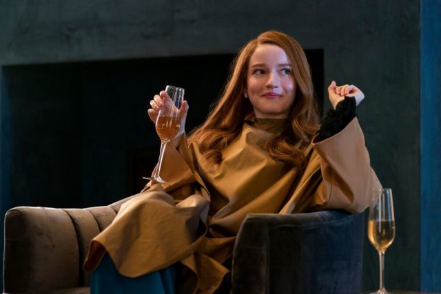 Netflix представил трейлер сериала «Изобретая Анну» о русской аферистке