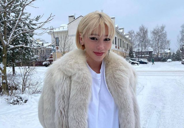 Ода 90-м: Настя Ивлеева повторила культовый образ Памелы Андерсон 