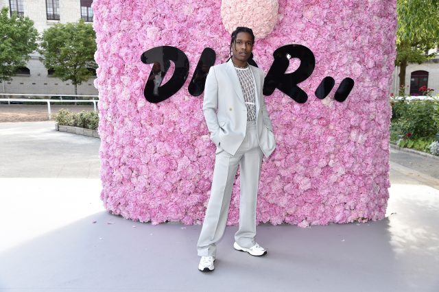 От Рианны до Граймс: кто вошел в список самых стильных звезд в 2021 году