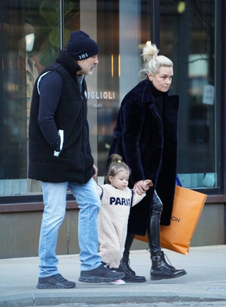 Первое фото: как выглядит дочь Джиджи Хадид и Зейна Малика 