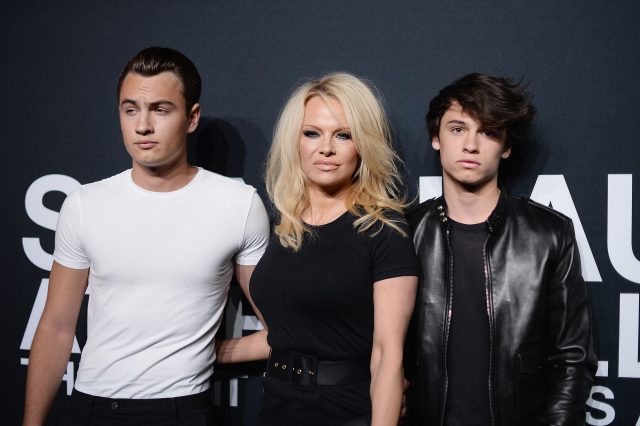 После пятого развода: как Памела Андерсон переживает расставание с мужем