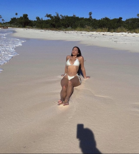 Спасибо Питу: Ким Кардашьян, кажется, поделилась первой фотографией с новым возлюбленным