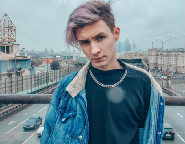 TikTok-звезду арестовали на два месяца за нападение на автомобиль ФСБ 