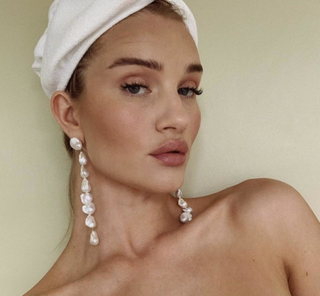 Умывание, тонизирование, увлажнение: поочередное нанесение ухода