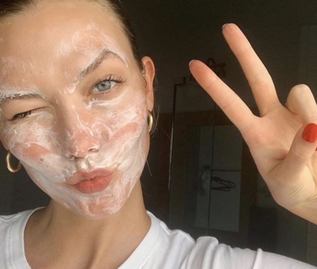 Умывание, тонизирование, увлажнение: поочередное нанесение ухода