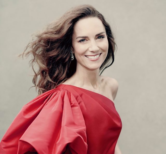 Вся надежда на Кейт Миддлтон: как многочисленные скандалы повлияли на королевскую семью 