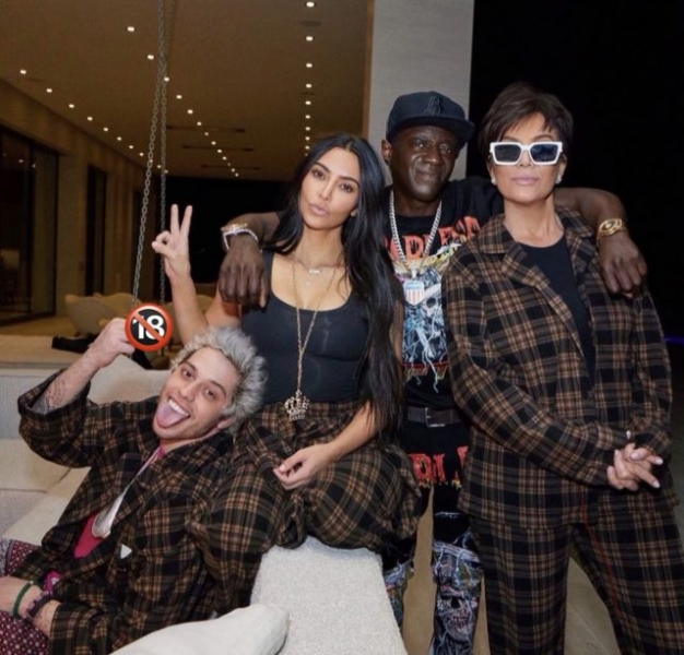 А как же Ким? Пит Дэвидсон поздравил с Днем влюбленных другую девушку 