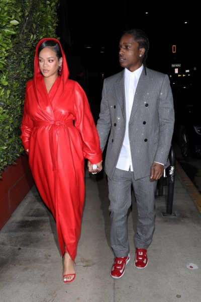 Беременность не помеха: Рианна пообещала вскоре выпустить альбом