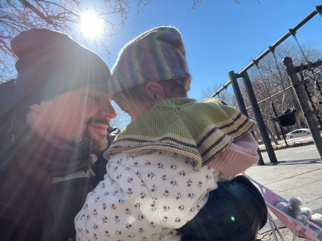 Данила Козловский показал подросшую дочь 