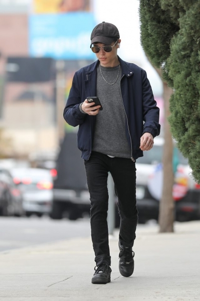 Эллиот Пейдж выпустит мемуары и откровенно расскажет о смене пола