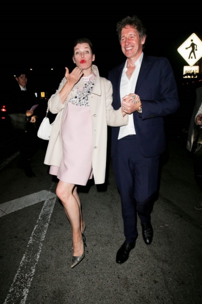 Милла Йовович ждет четвертого ребенка? Поклонники заметили беременный живот актрисы