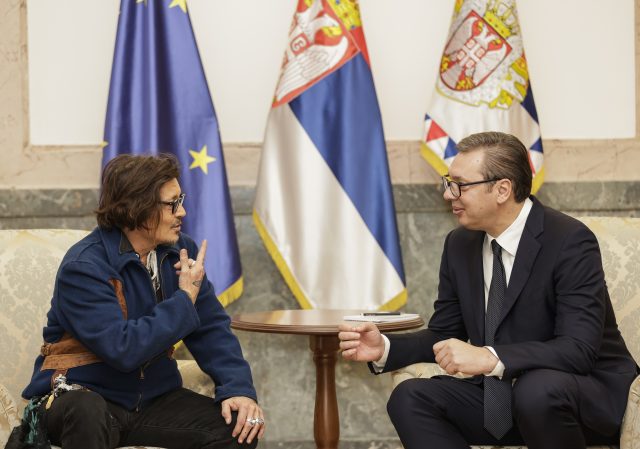 После громких скандалов: Джонни Деппу вручат золотую медаль