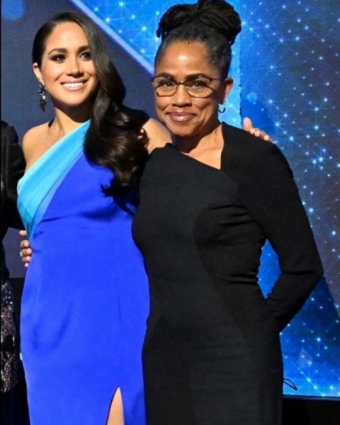 Принц Гарри и Меган Маркл получили президентскую премию за заслуги перед обществом и выступили с трогательной речью