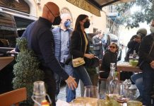 Римские каникулы: Энн Хэтэуэй на свидании с Адамом Шульманом