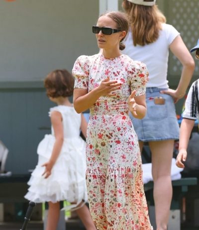 Совсем не скрывают чувств: редкие фото Натали Портман и ее мужа