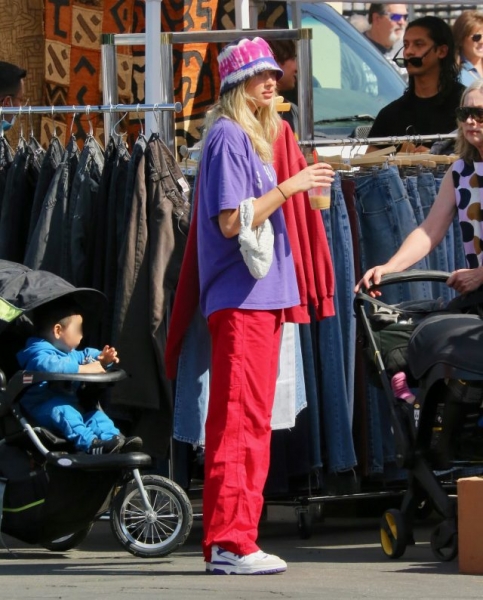 Эльза Хоск знает, как поднять себе весеннее настроение с помощью нескольких вещей