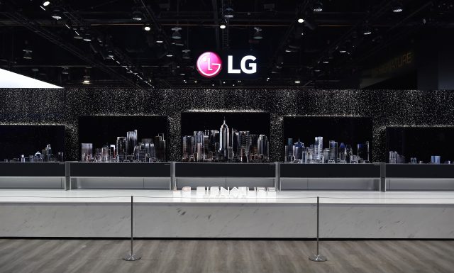 Компания LG Electronics приостанавливает поставку своих товаров в Россию