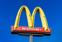 McDonald’s временно закрывается в России