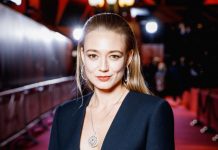 Оксана Акиньшина показала фотографии подросших детей