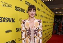 Ретро-костюм Gucci и телесное боди: яркий образ Дакоты Джонсон напоминает, что уже весна