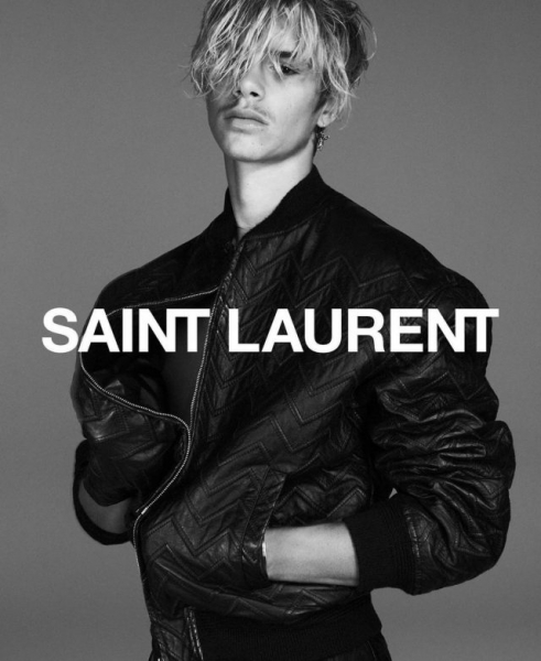 Самые яркие гости на показе Saint Laurent: Виктория Бекхэм с сыном Ромео