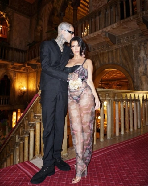 Слух дня: Кортни Кардашьян тайно вышла замуж за Трэвиса Баркера