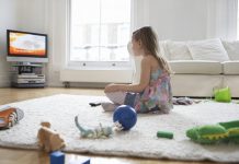 Какие мультфильмы полезно смотреть детям