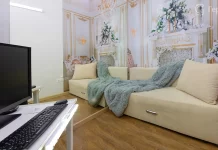 Студия или работа дома: как построить карьеру вебкам модели?