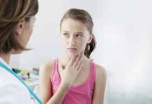 Причины насморка у детей