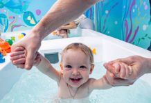 Детское плавание: польза, этапы обучения и особенности занятий