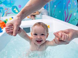 Детское плавание: польза, этапы обучения и особенности занятий