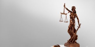 Коллекторы на пороге: могут ли у вас отобрать единственное жилье за долги в 2026 году?