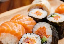 Где заказать сет роллов в Кирове с быстрой доставкой?