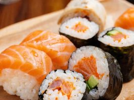 Где заказать сет роллов в Кирове с быстрой доставкой?