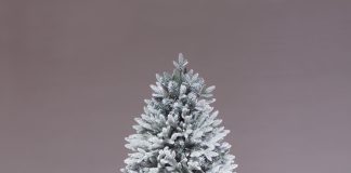 Искусственные деревья для сада: современное решение для идеального ландшафта