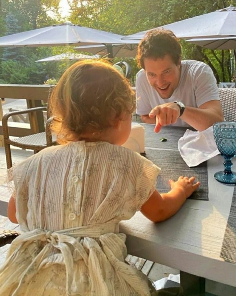 Данила Козловский показал редкое фото с дочерью