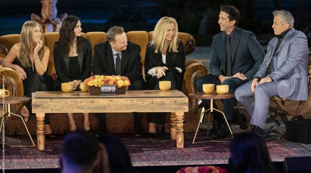 «Драный кот» в исполнении Леди Гаги, интересные факты о съемках и комментарии звезд: что мы увидели в спецэпизоде «Друзей»?