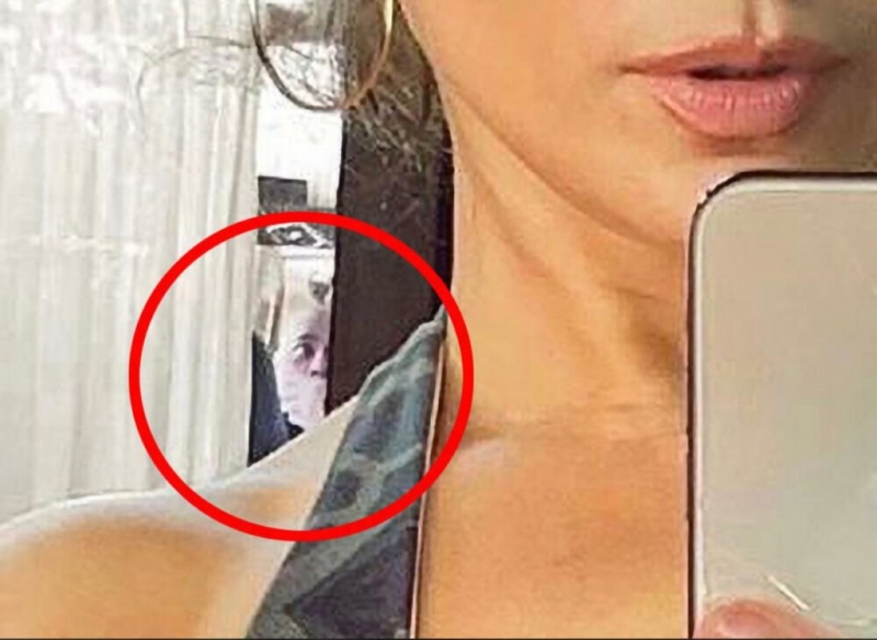 &laquo;Это не заложник&raquo;: источник рассекретил мужчину с фотографии Дженнифер Лопес 