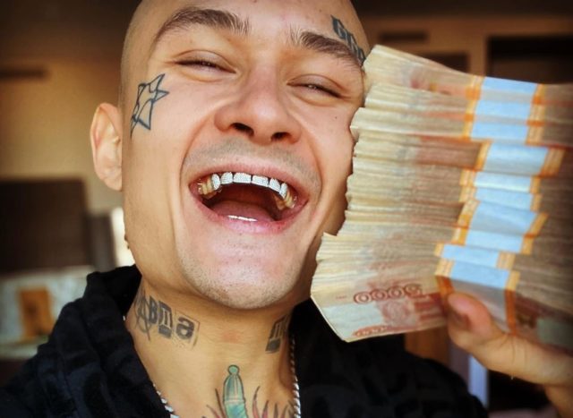 ФАС признала клип Моргенштерна нарушающим закон: что грозит рэперу