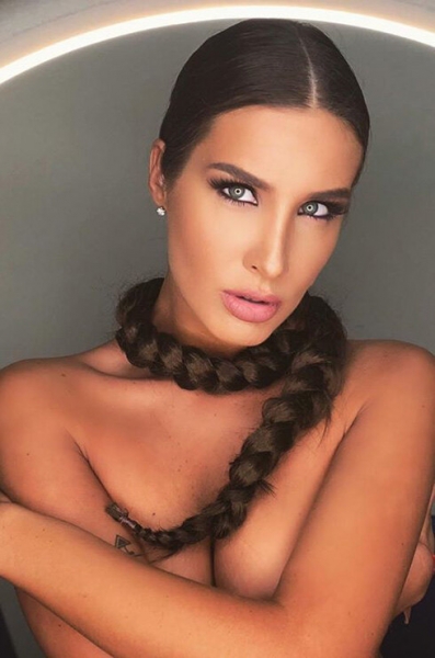 Instagram vs реальность: звезды с&nbsp;&laquo;щечками&raquo;, нашедшие ракурс для&nbsp;точеных скул