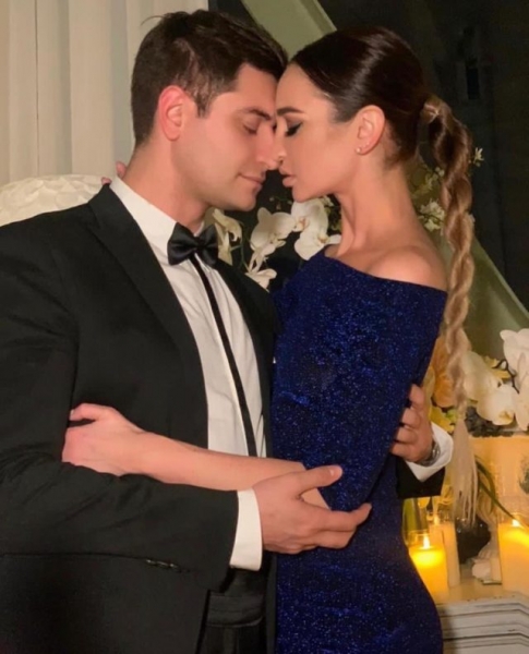 Кольцо на безымянном пальце: Ольга Бузова и Дава сходили на свидание