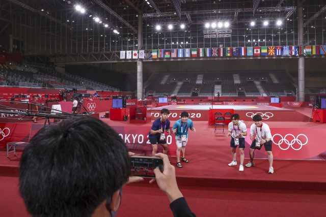 Кровати анти-секс и заболевшие атлеты: почему Олимпиада в Токио рискует стать самой скандальной за всю историю?