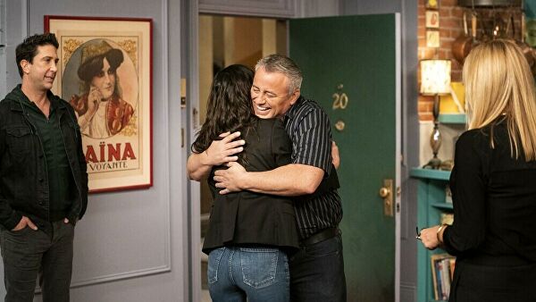 Не только пандемия: режиссер воссоединения «Друзей» рассказал, что могло помешать съемке долгожданного шоу