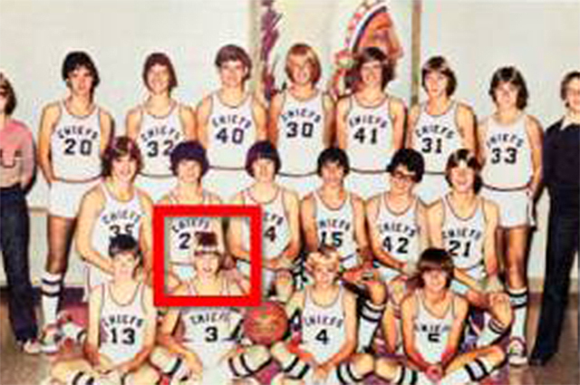 Одно лицо: в Сети сравнили детские фото Брэда Питта с его дочкой Шайло