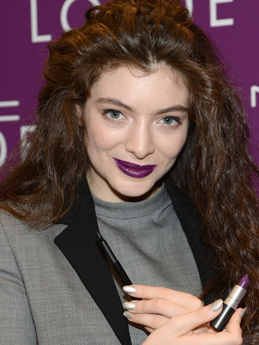 Они плохого не посоветуют: любимые помады Рианны, Кайли Дженнер и других звезд