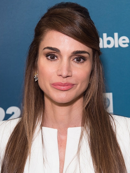 Открой личико: как выглядят жены и дочери арабских шейхов