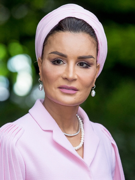 Открой личико: как выглядят жены и дочери арабских шейхов