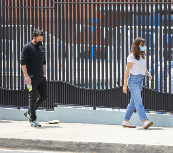 После встречи с Джей Ло: Бен Аффлек провел выходной в компании бывшей жены 