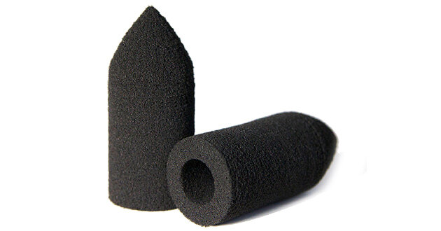 Спонж-пуля, чудо-салфетка и еще 9 необычных инструментов для макияжа